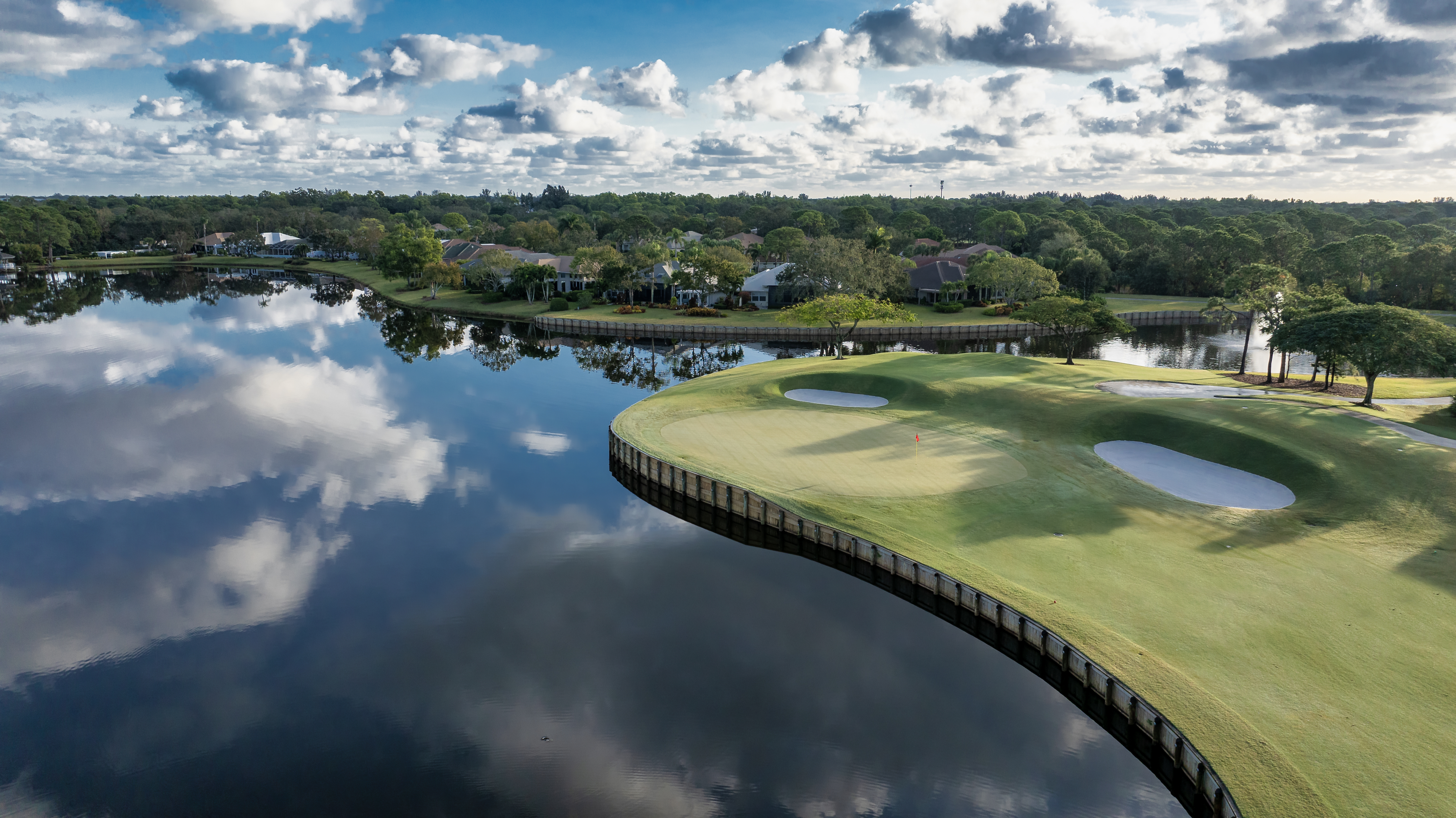 Course with Reflection on the Lake